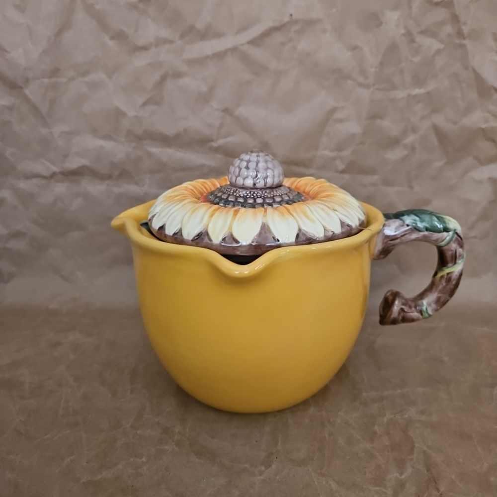 SHUNTAI CRAFT FACTORY ACORN TEAPOT W/3 SPOUTS CERAMIC